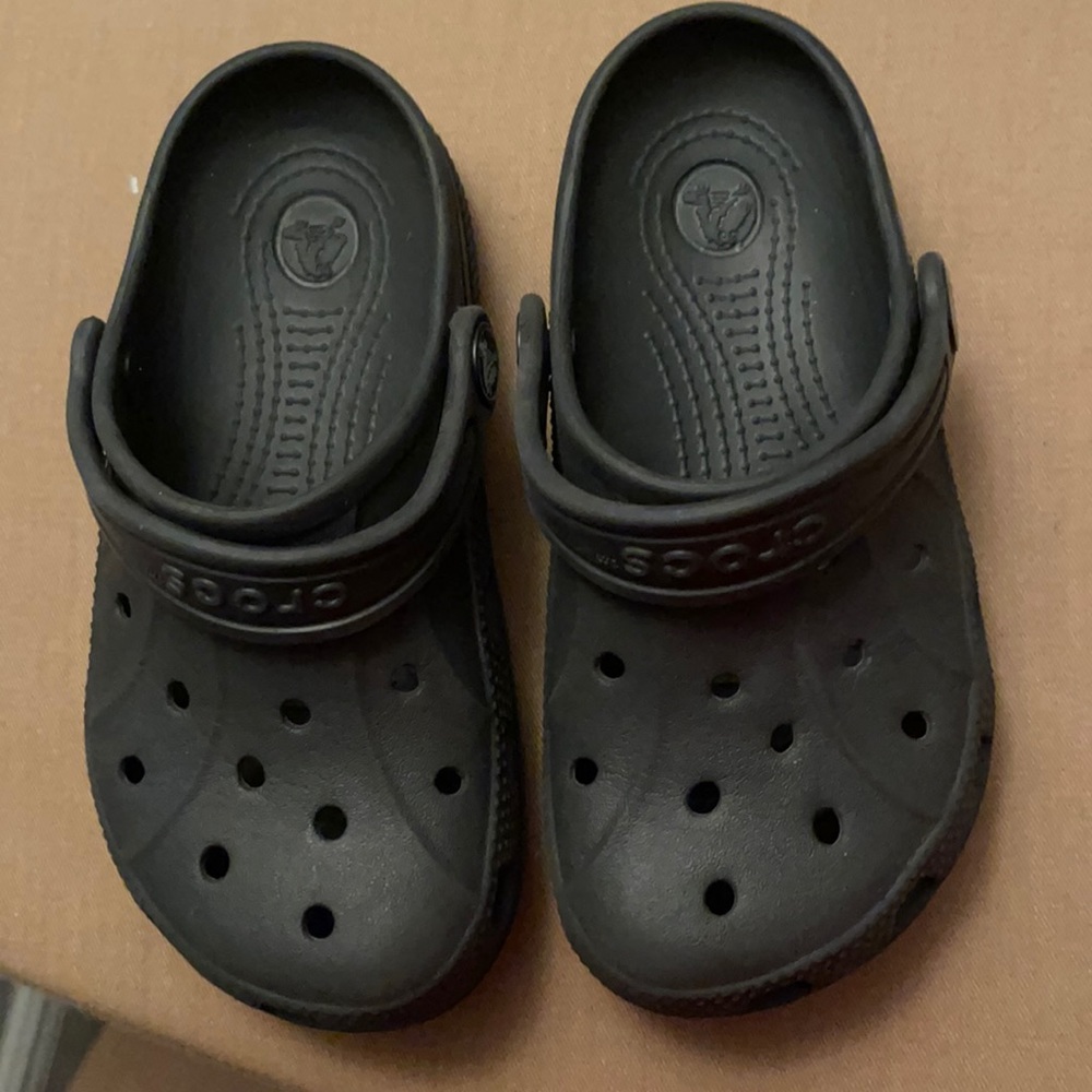 Authentic pre-loved, kids Crocs!!